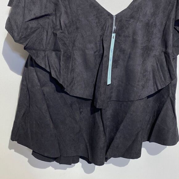 She + Sky Women's V-Neck Ruffled Cape Velvet Top Black Size L New With Tags - Picture 3 of 10